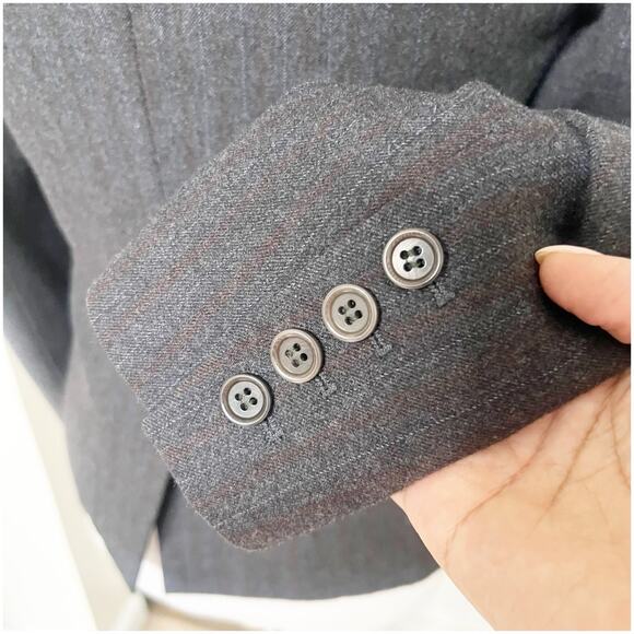 Theory Women’s Wool Pinstripe Two Button Blazer Size 6 Gray Preppy Office City - Picture 13 of 13